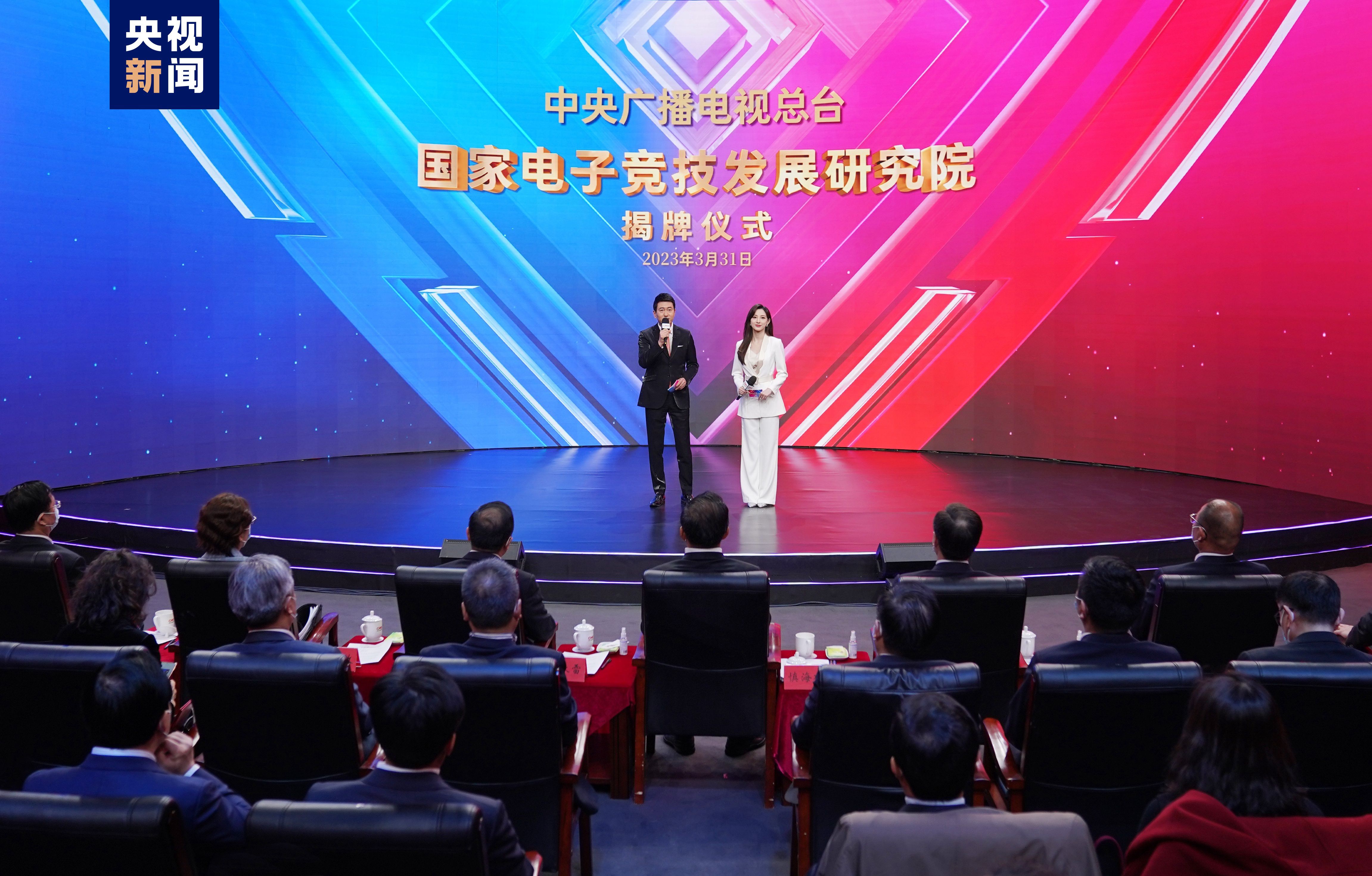 金年会官网登录入口：一只好看的中国电水壶，能泡茶，英国亲王都爱不释手